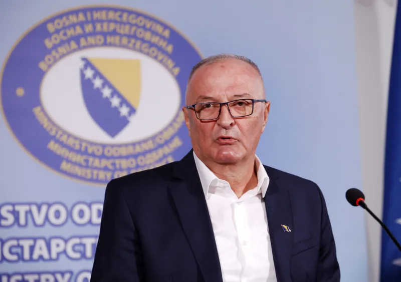 Zukan helez fena