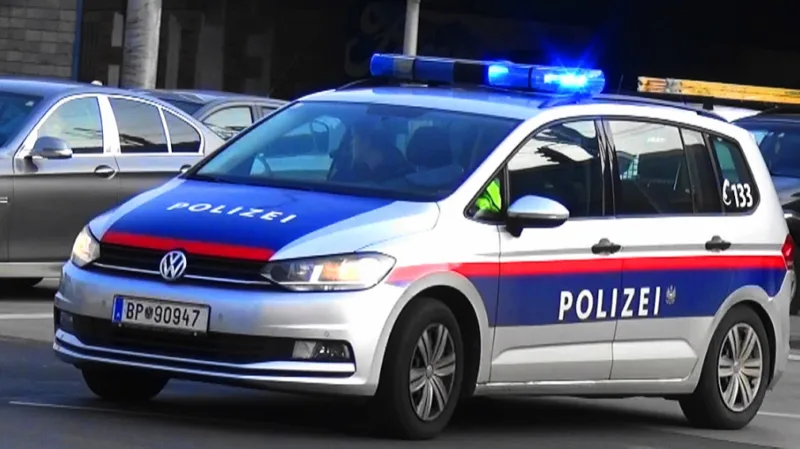 Policiaj bec 3