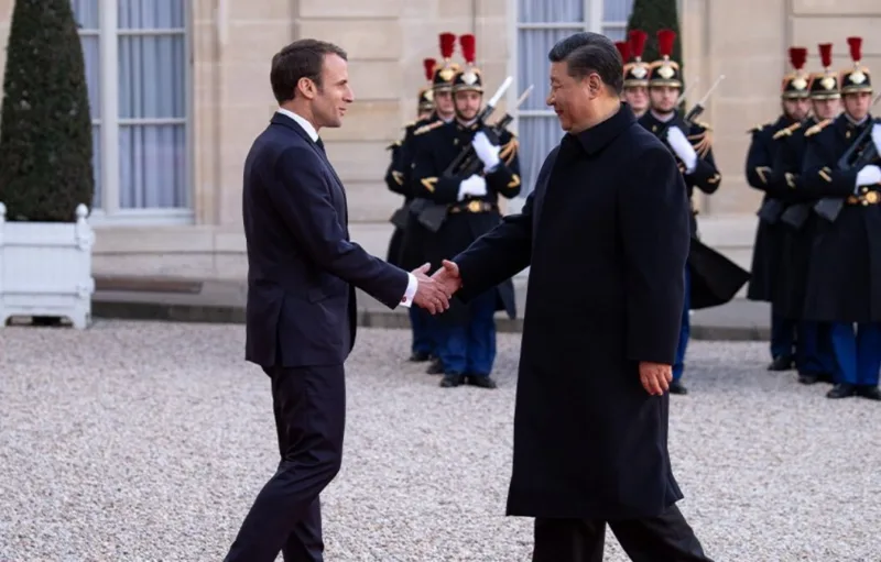 Macron xi