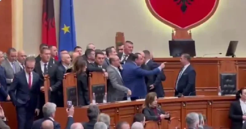 Albanija1