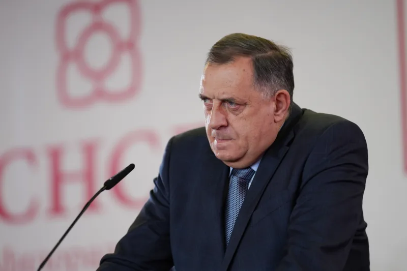 PXL 241125 142406738