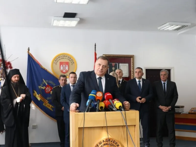 Dodik govori o helezu