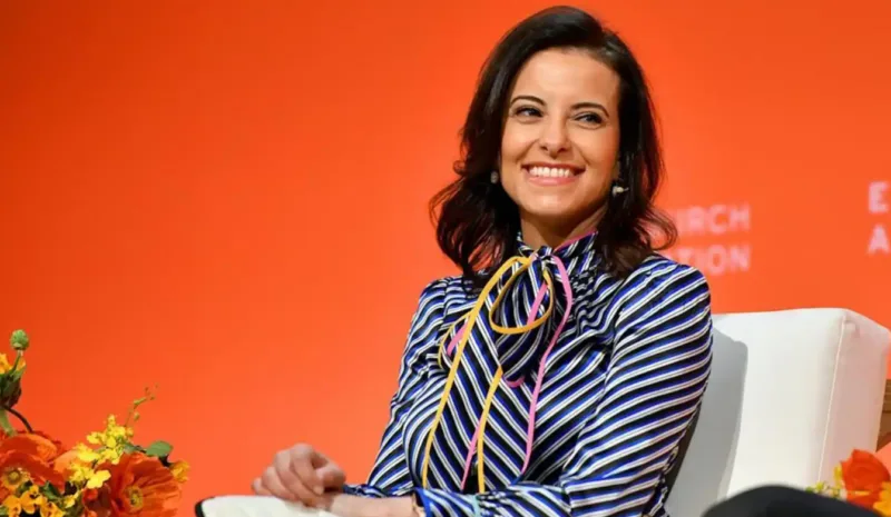 Dina powel34