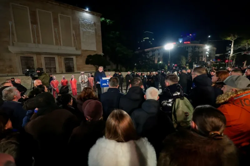 AA 20260112 40236106 40236100 NASTAVLJENI ANTIVLADINI PROTESTI U ALBANIJI