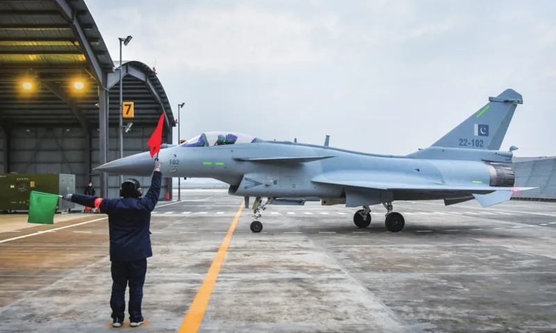 J 10 CE