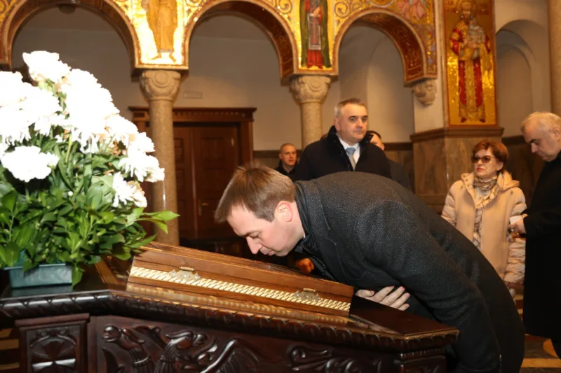Minic vlada rs hram 4