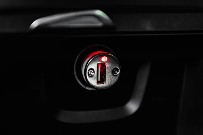 upaljač auto freepik