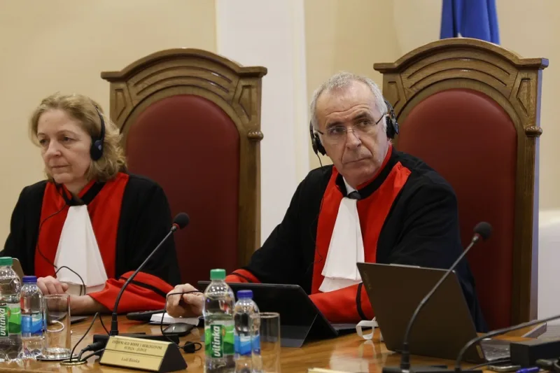 Ustavni sud fena 6