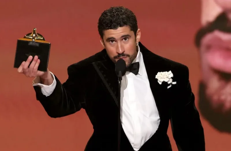 HACIENDO HISTORIA Bad Bunny gana el GRAMMY a Álbum del Año con Dt MF y este momento ya es legend