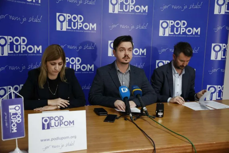 Pod lupom7