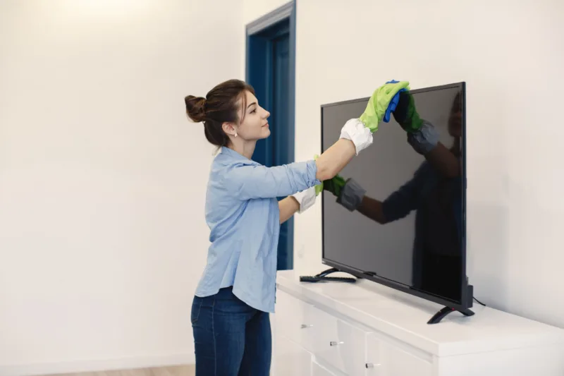televizija čišćenje freepik