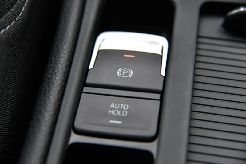 auto hold freepik