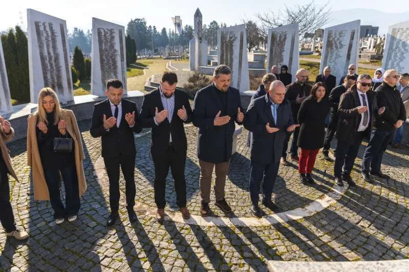 Ruznic usk polaganje cvijeca