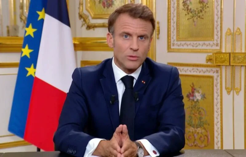 Macron x