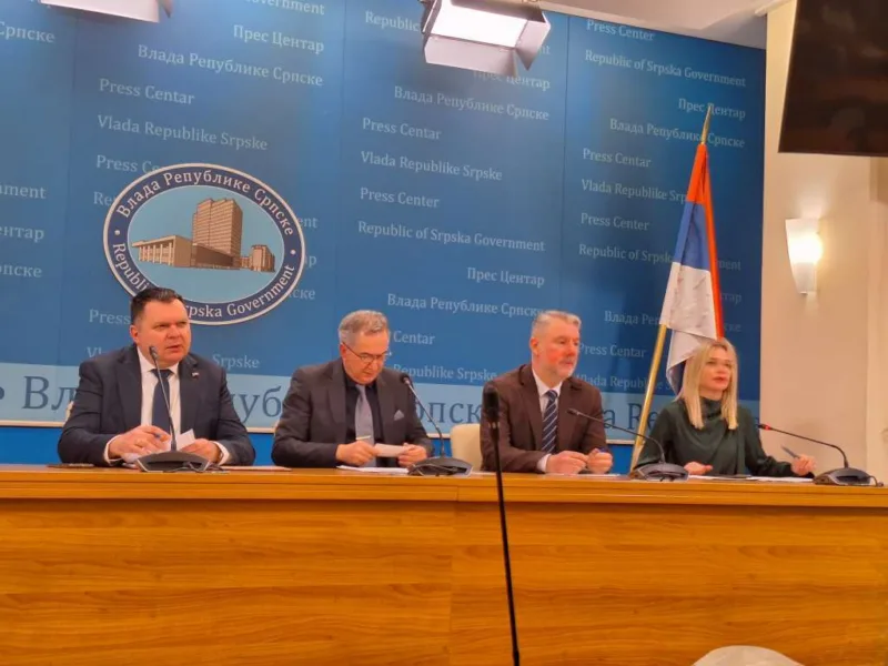 Vlada rs fena
