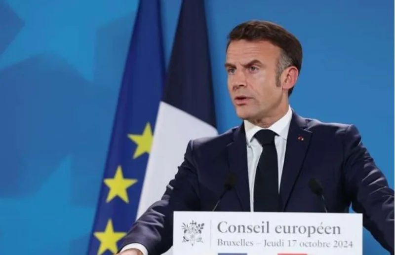 Macron 45