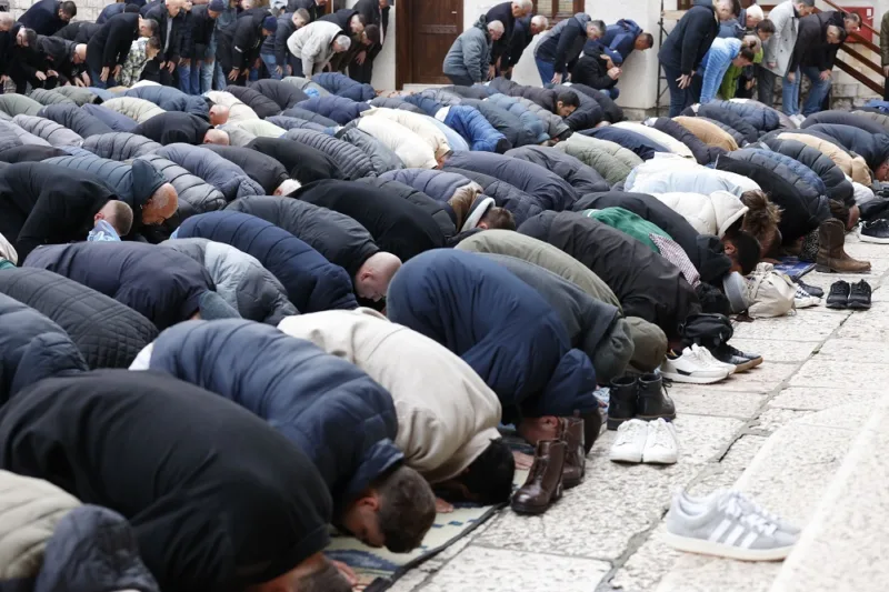 Bajram namaz fena 13