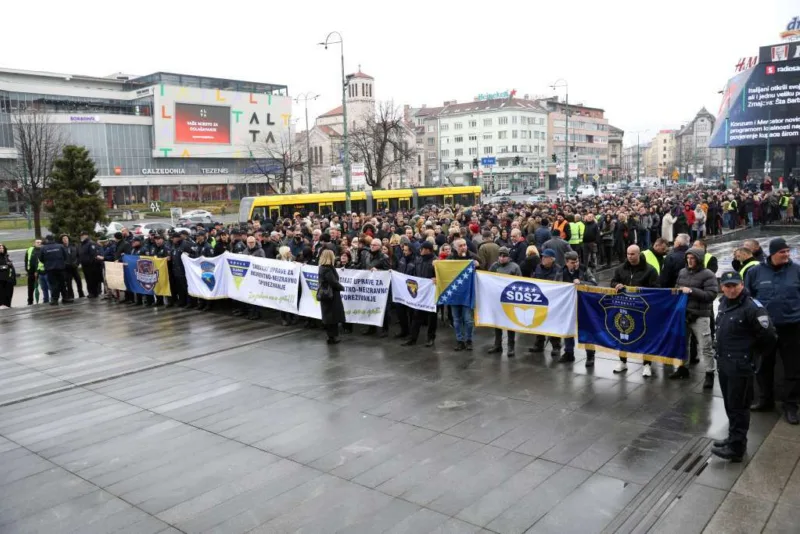 Protesti institucije 1