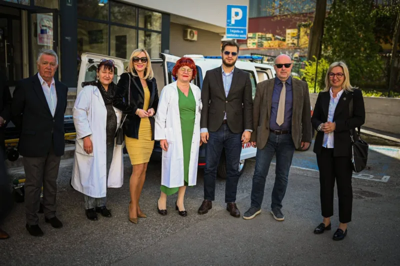 Hitna pomoc vozilo a