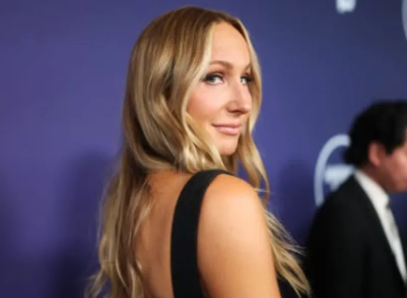 nikki glaser