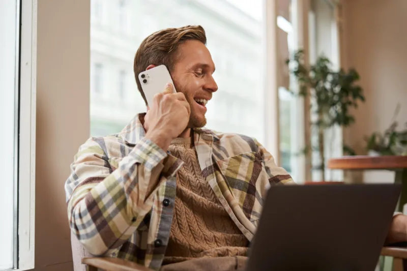 telefon freepik