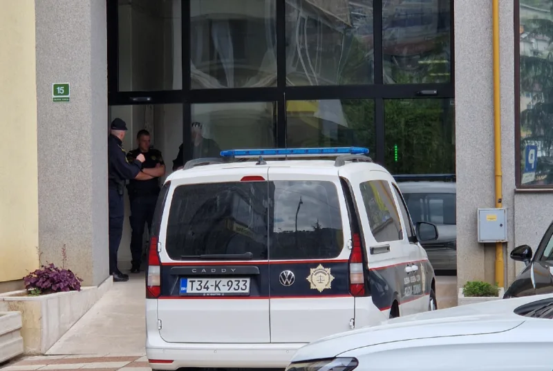 Policija 1