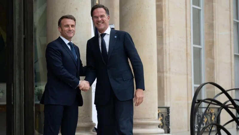 Macron rutte nato