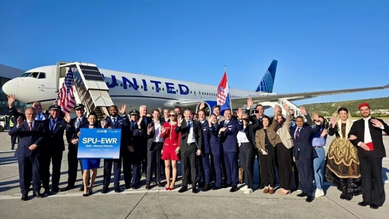 United airlines split aa