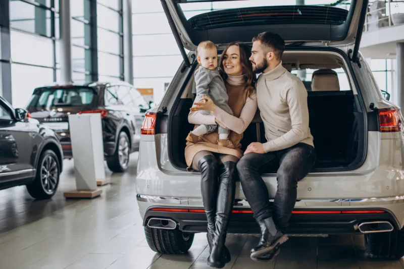porodično auto freepik