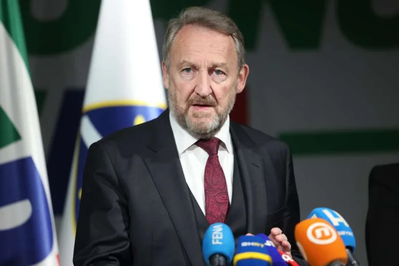 Izetbegovic fena