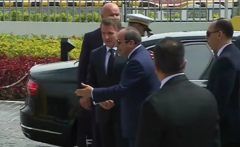 Macron africka turneja