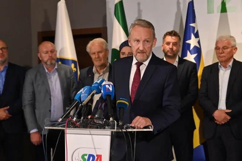 Izetbegovic fena