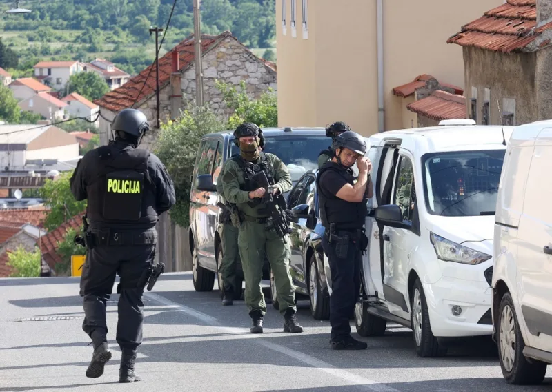 Policija hrvatska pixsell