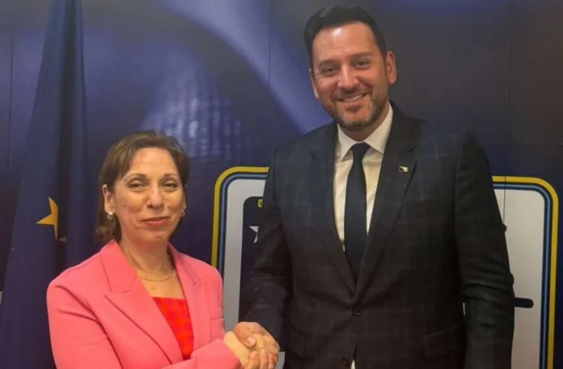 Badnjevic ambasadorica grcke