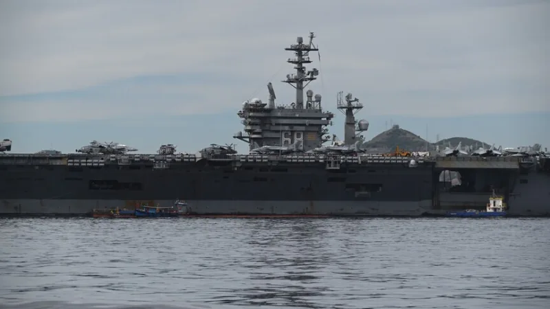 USS Nimitz aa