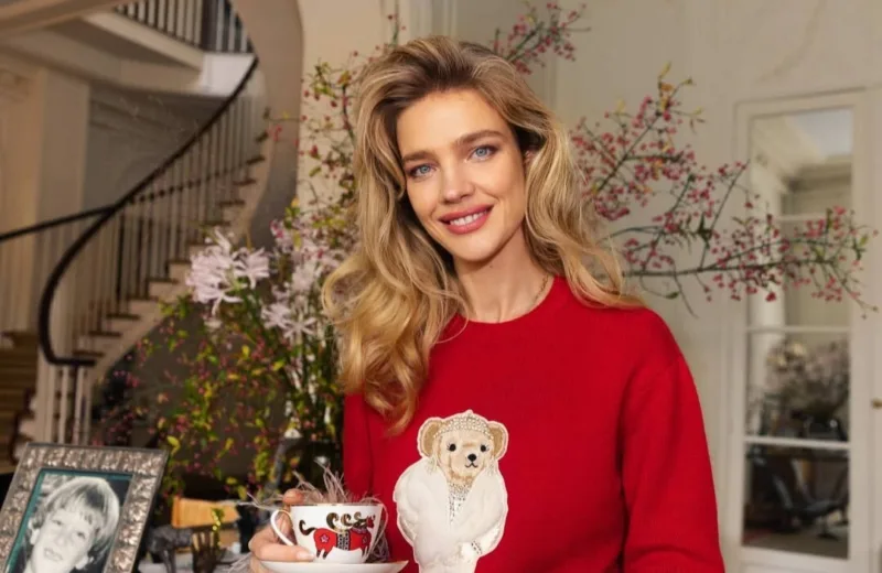 Coffee and I pose for germanlarkin to declare the festive season open wearing my perfect