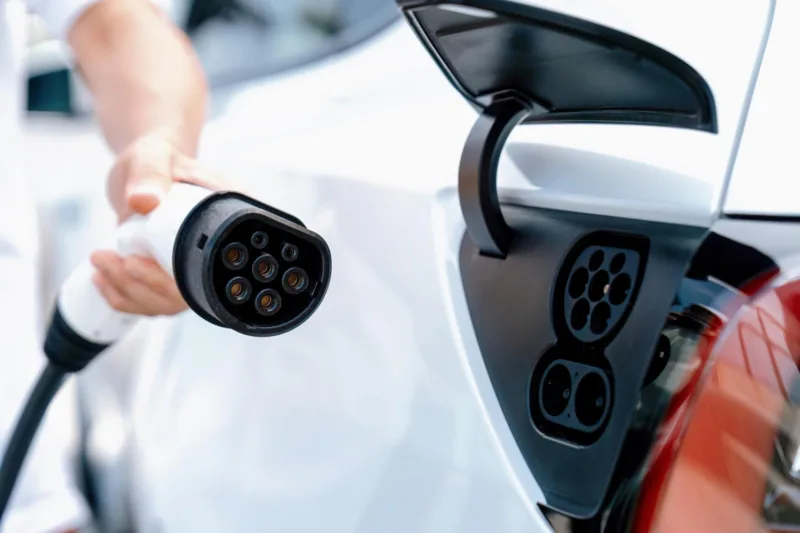 Elektricni auto freepik