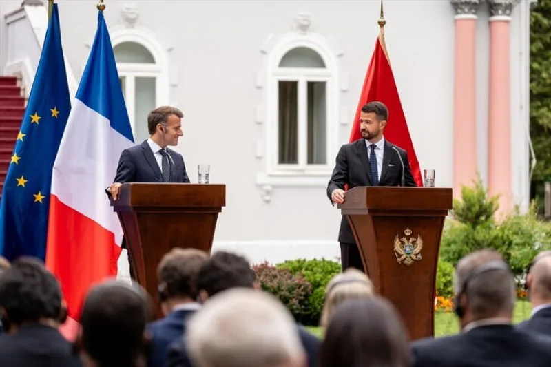 Macron milatovic aa