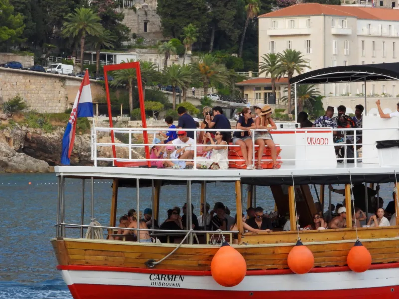 Turisti jadran pixsell