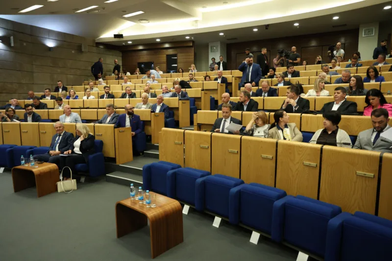 Parlament fbih 100