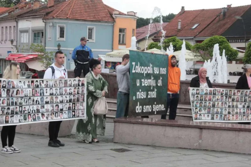 Majke srebrenice tuzla 1106