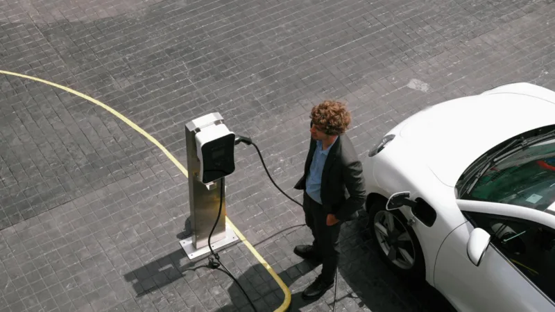 Elektricni auto freepik