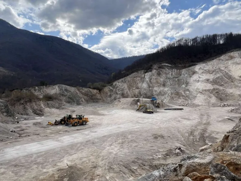 L ad4b85432f3ea37fe11e9376565e734e