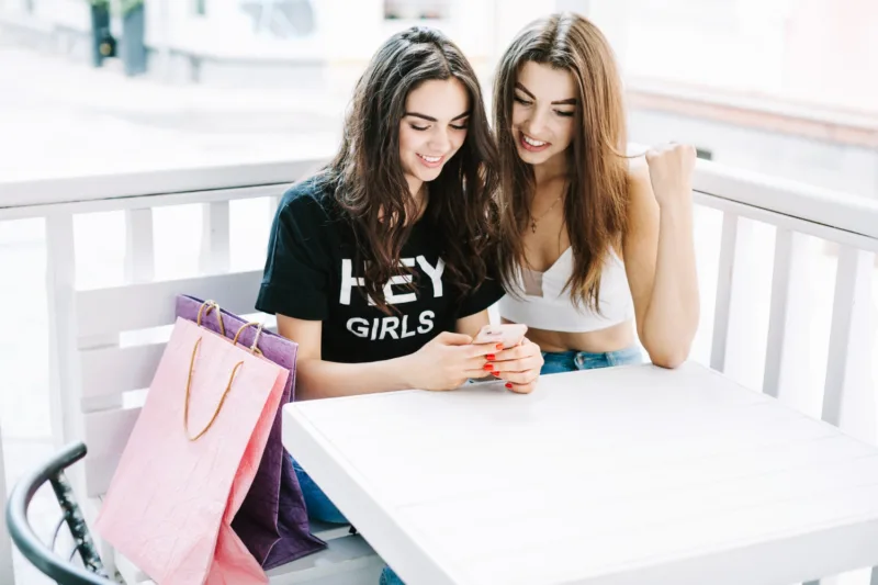 Online shopping freepik