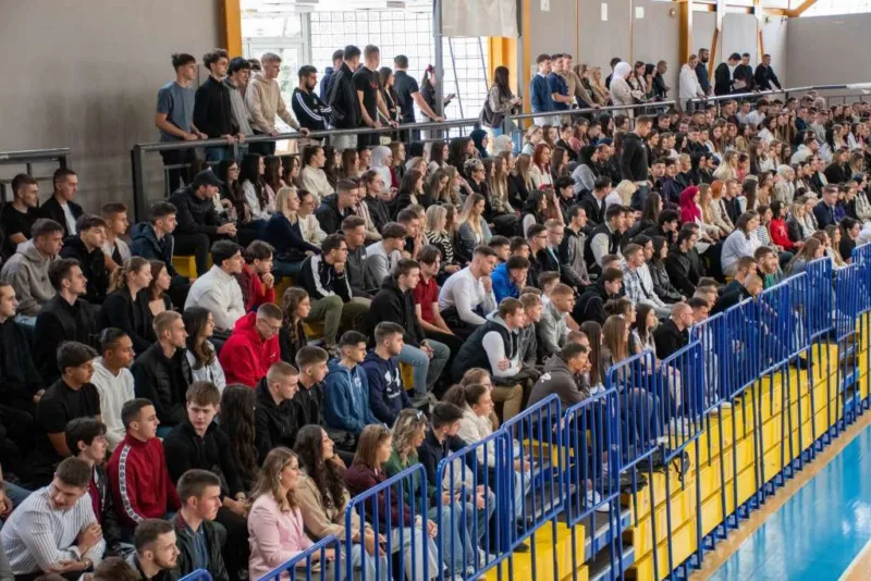 Studenti
