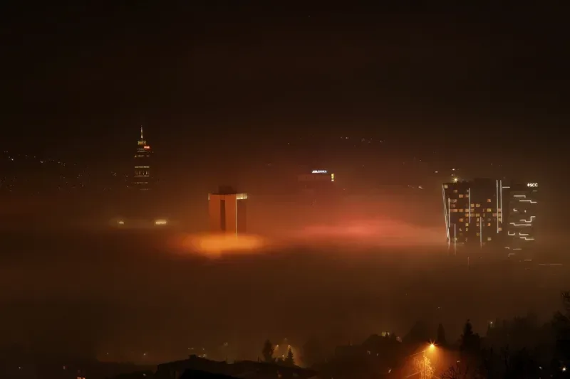 AA 20230107 29936038 29936033 SARAJEVO VECERAS PREKRIVENO GUSTIM SMOGOM