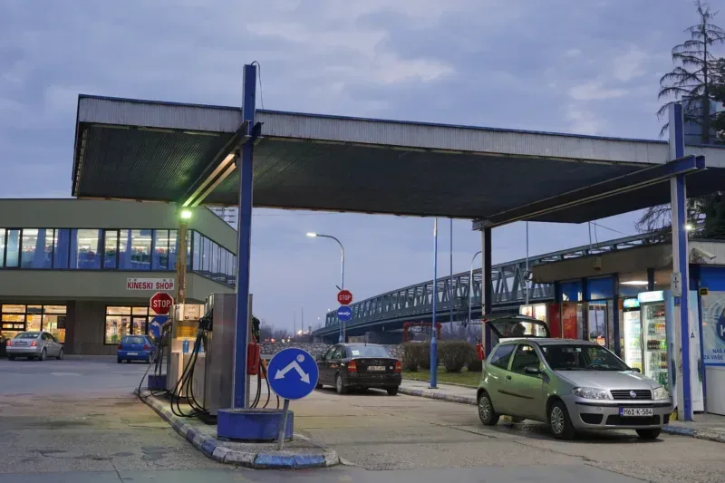 PXL 150322 92521260