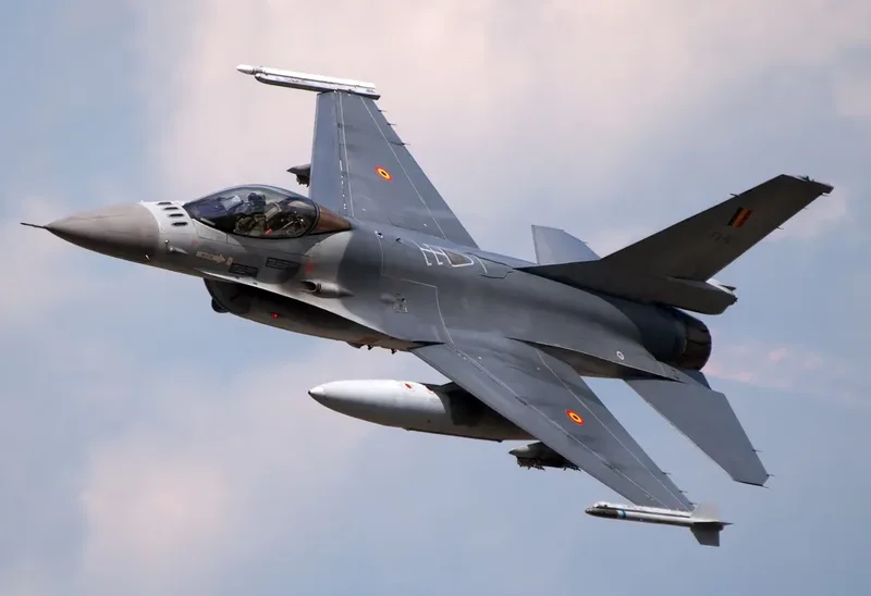 Belgijski f 16 x