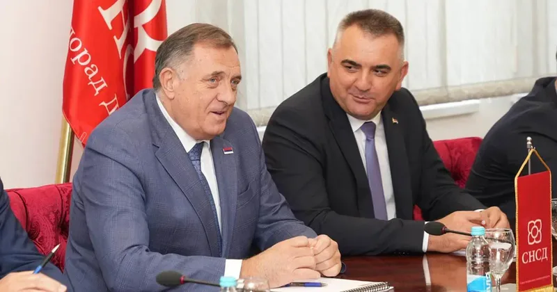 Dodik savo minic