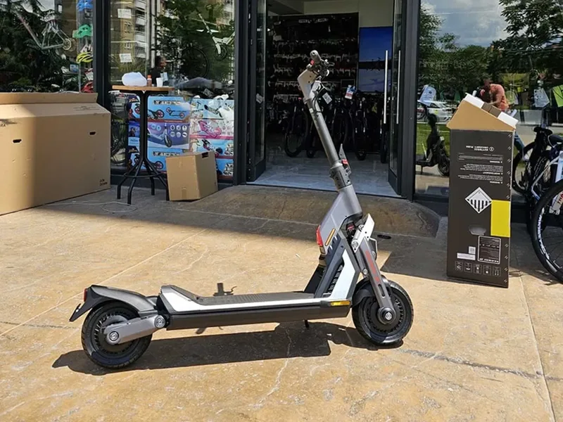 Elektricen trotinet segway kickscooter gt1e 6